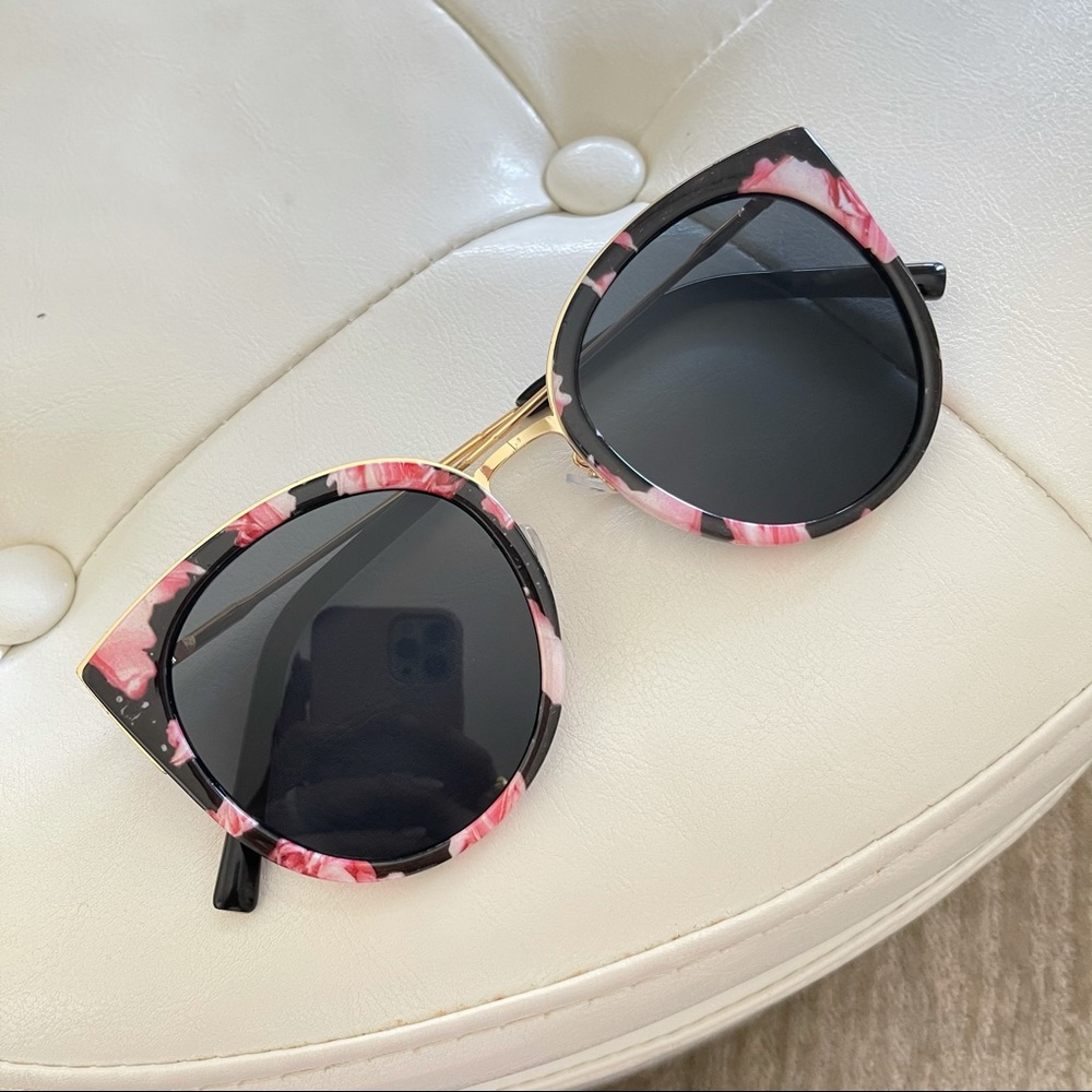 Floral Large Sunglasses NWT - Picture 2 of 4
